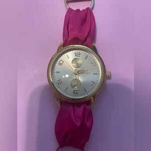 Louvett Pink Satin Fabric Watch Gold Tone NWT Includes Gold Box Case